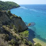 Kamari Hotell 3*