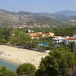 Kamari Hotell Potos