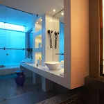 Kamari Hotell 3*