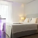 Kamari Hotell 3*