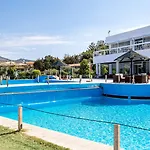 Kamari Hotell Potos
