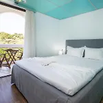 Kamari Hotell 3*