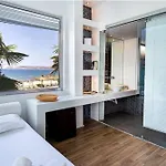 Hotell Kamari 3*