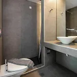 Hotell Kamari 3*