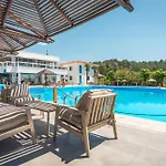 Kamari Hotel