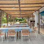 Kamari Hotel 3*