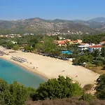 Hotell Kamari 3*