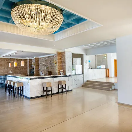 Kamari Hotell