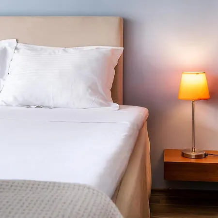 Kamari Hotell Potos