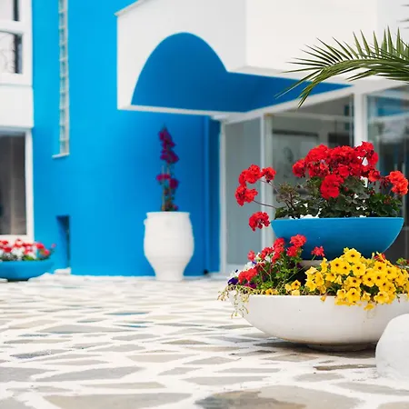 Kamari Hotel 3*