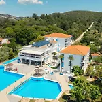 Hotel Kamari 3*