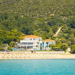 Hotel Kamari 3*