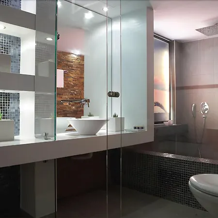 Kamari Hotel