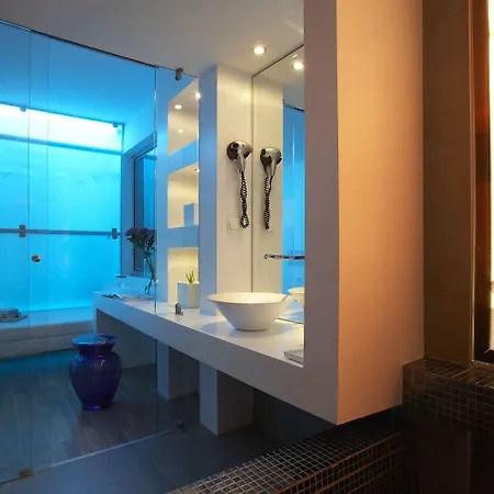 Kamari Hotel 3*