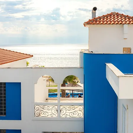 Kamari Hotel Potos