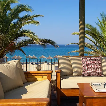 Kamari מלון פוטוס